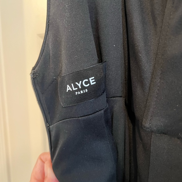 Beautiful Alyce Paris formal gown. Size 2 - Picture 3 of 8